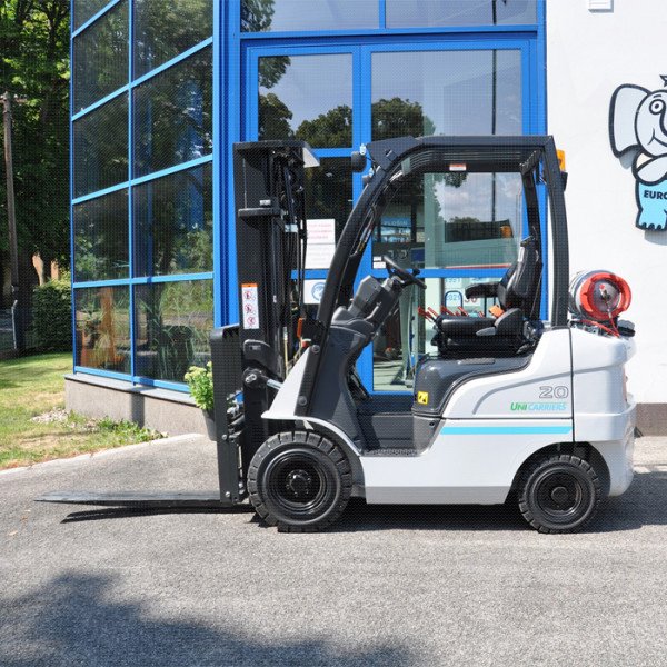 Celni-vysokozdvizne-voziky-UNICARRIERS-NISSAN-DX2-20-pohon-LPG - Techsvět