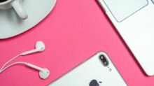 Closeup Photo of Silver Iphone 7 Plus With Earpods