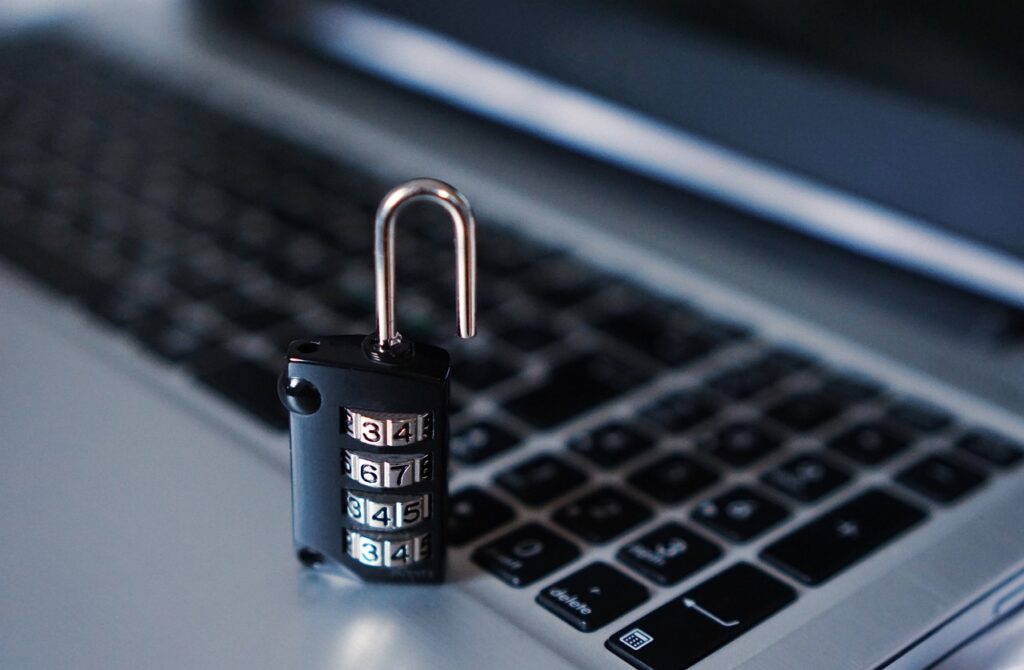 Photo by TheDigitalWay - Techsvět computer, security, padlock