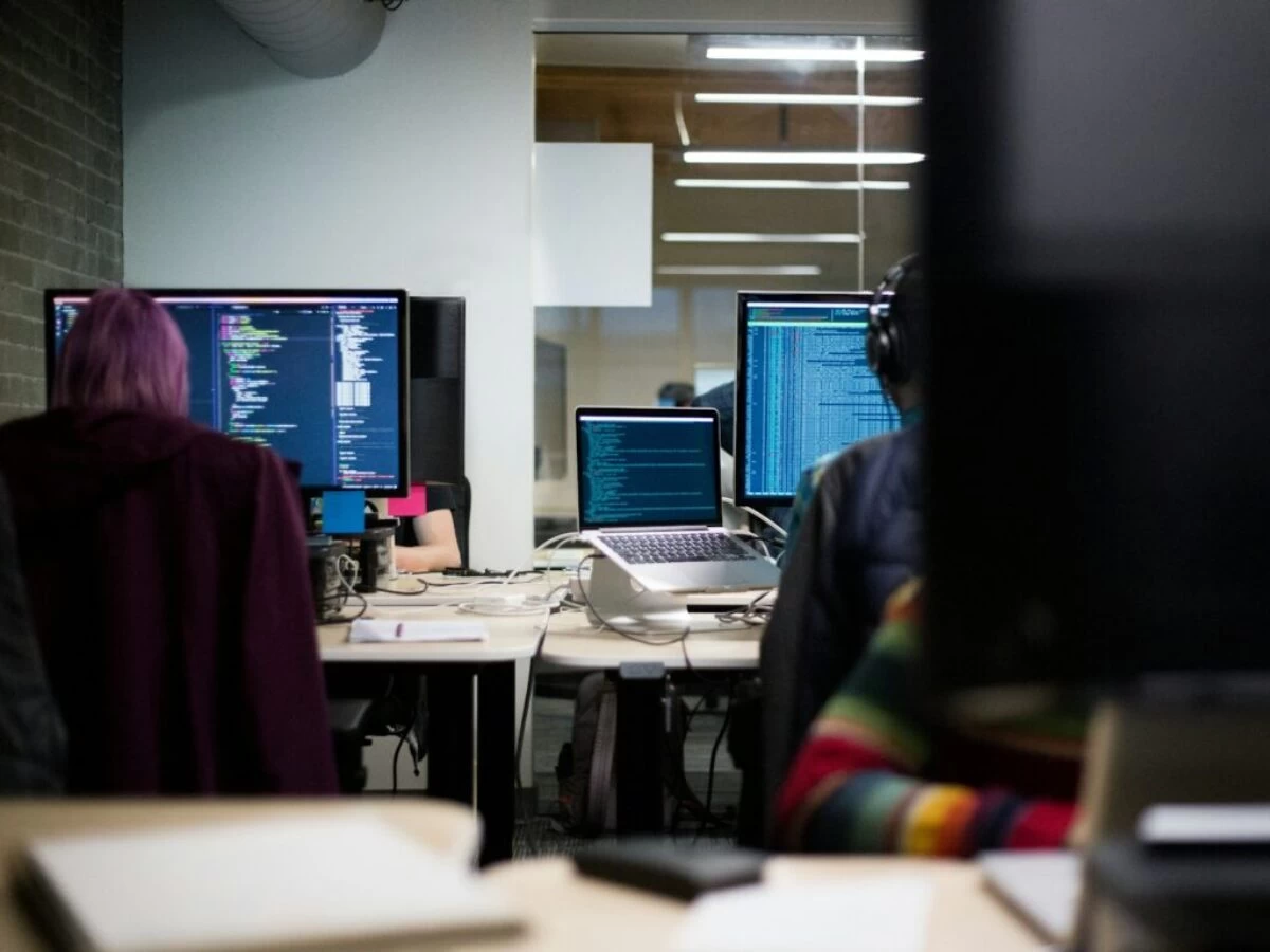 black flat screen computer monitors