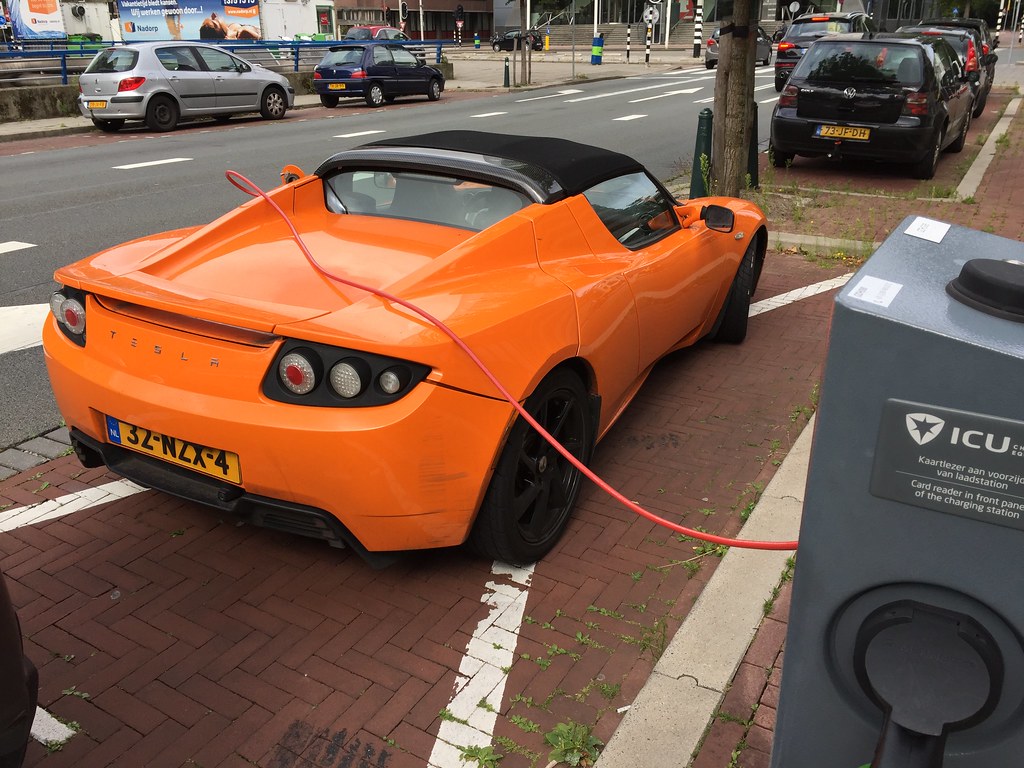 Tesla Roadster 2011 - Techsvět