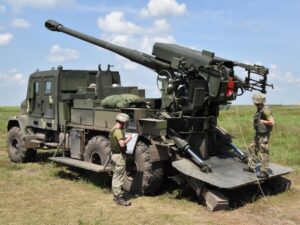 Klíčová dělostřelecká zbraň proti Rusku: Ukrajina používá ve velkém své houfnice Bohdana ráže 155 mm