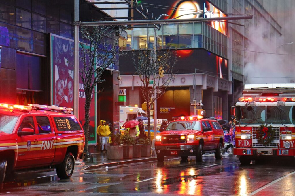 Photo by Campbell Jensen - Techsvět red suv on road near building during night time