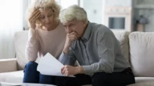 Senioři řeší své finanční problémy