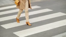 Žena na přechodu