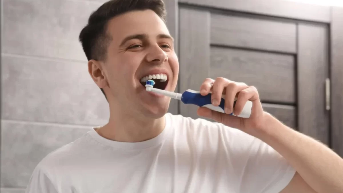 Kluk si čistí zuby