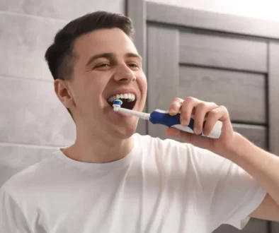 Kluk si čistí zuby