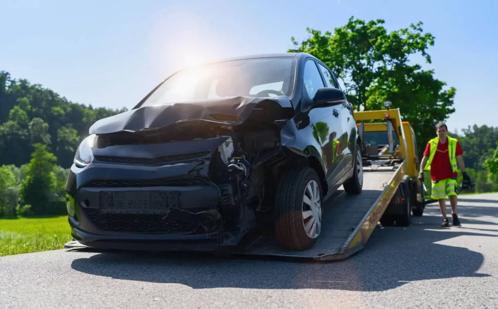 Shutterstock_2451497171-_1_ - Techsvět Nabourané auto