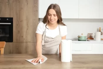 Ocet je neoceněný pomocník v domácnosti.
