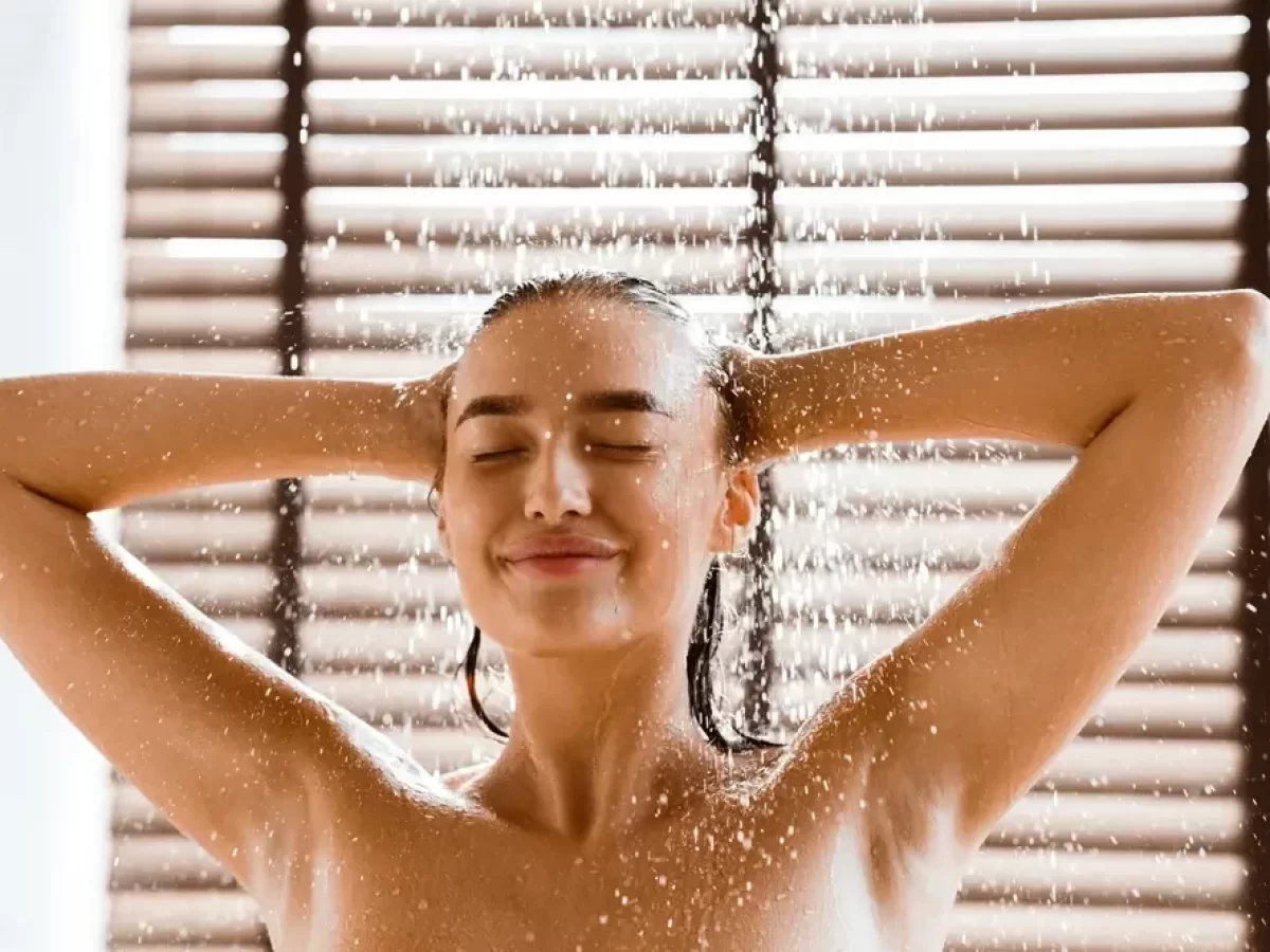 Kdy je lepší si dát sprchu? Večer, nebo ráno?