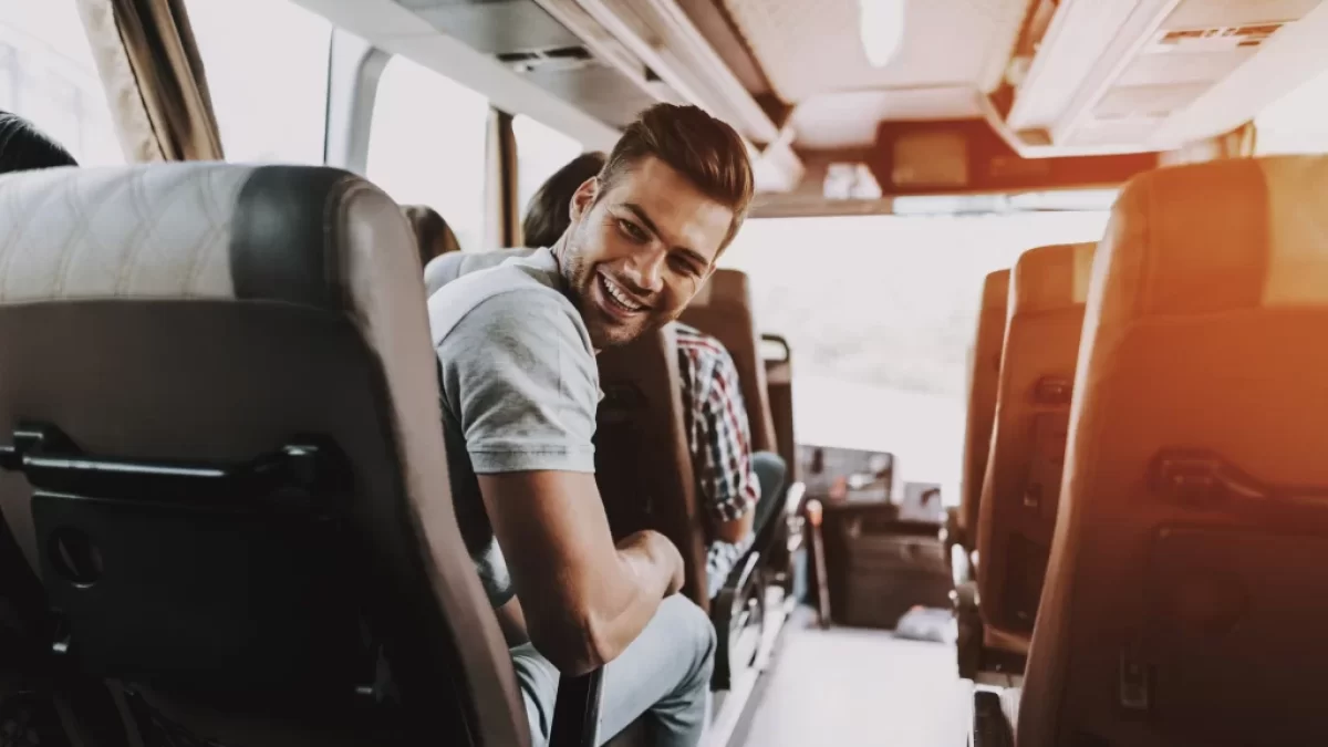 muž v autobuse