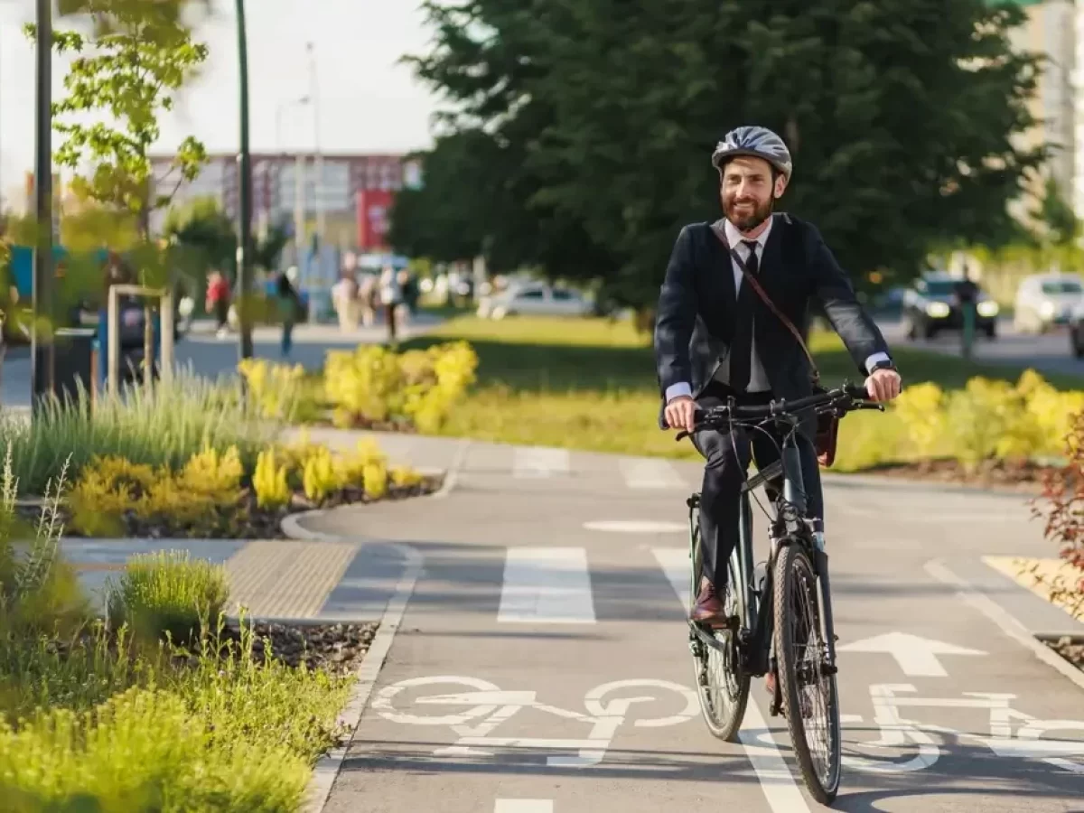 Cyklistika ve městě vyžaduje oboustrannou toleranci.