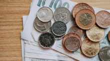 České bankovky a mince