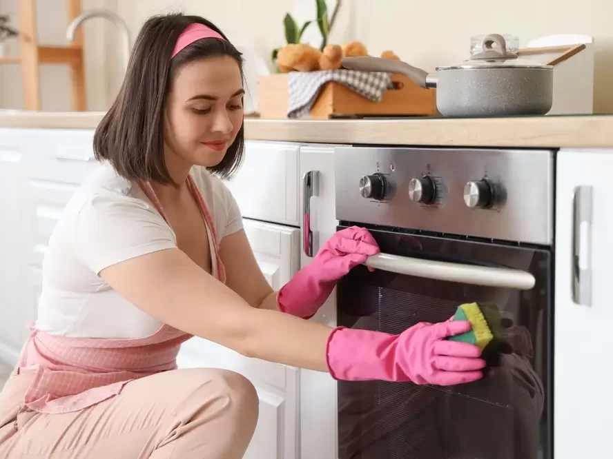 Tento trik usnadní čištění trouby.