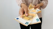 Euro v ruce