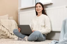 spokojená žena u topení
