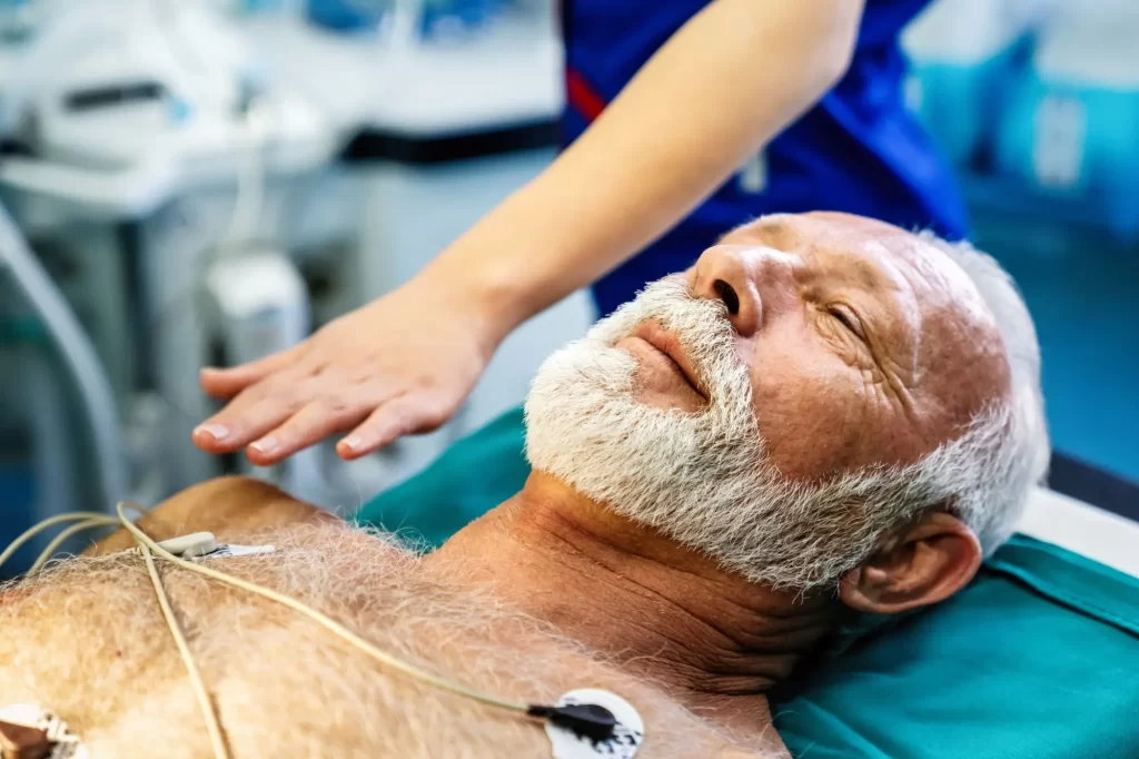 Shutterstock_2141000711 - Techsvět muž s mrtvicí