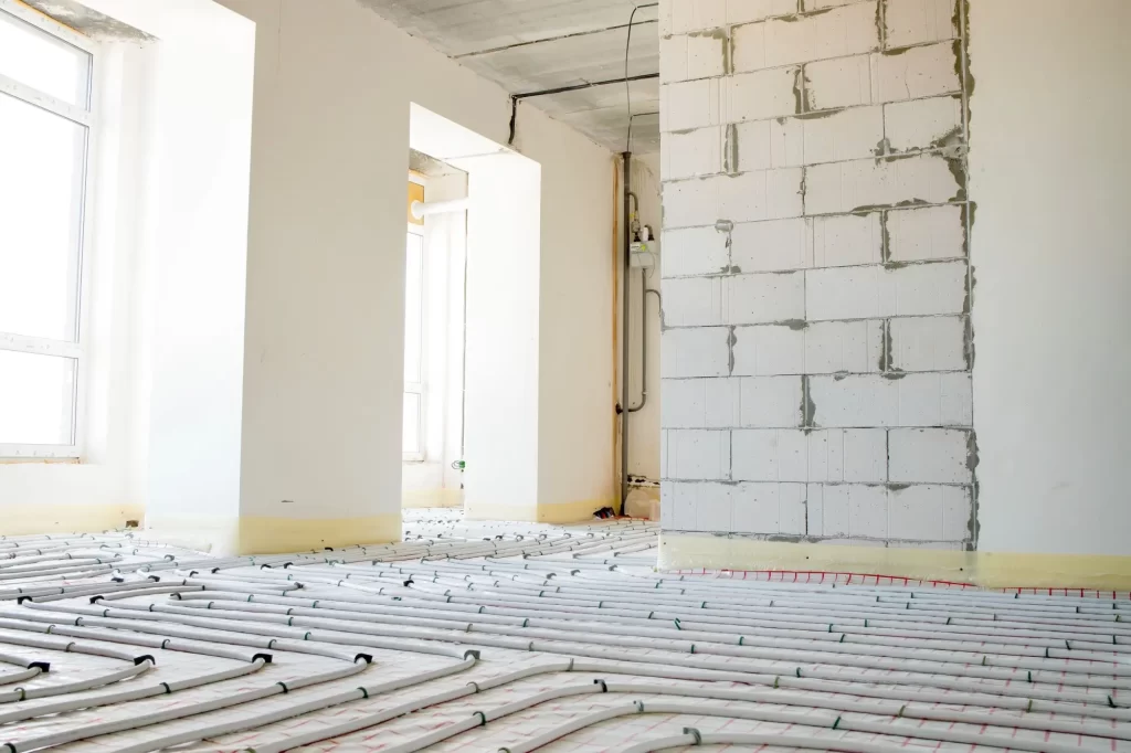 Výstavba podlahového topení je velmi jednoduchá, proto se pro něj spousta lidí rozhodne, FOTO: Shutterstock - Techsvět Výstavba podlahového topení