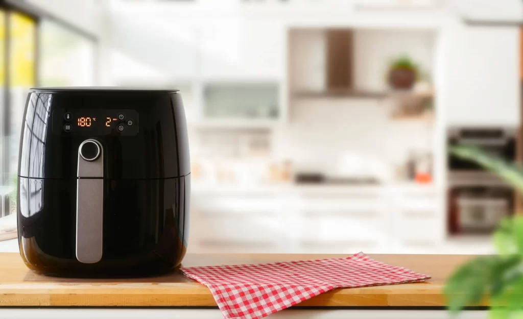 Příprava smažených pokrmů v horkovzdušné fritéze bez oleje je jistě zdravější. Ale křupavému řízku na zlatavém oleji se nic nevyrovná - Techsvět horkovzdušná fritéza