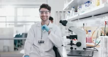 Vědec v laboratoři.