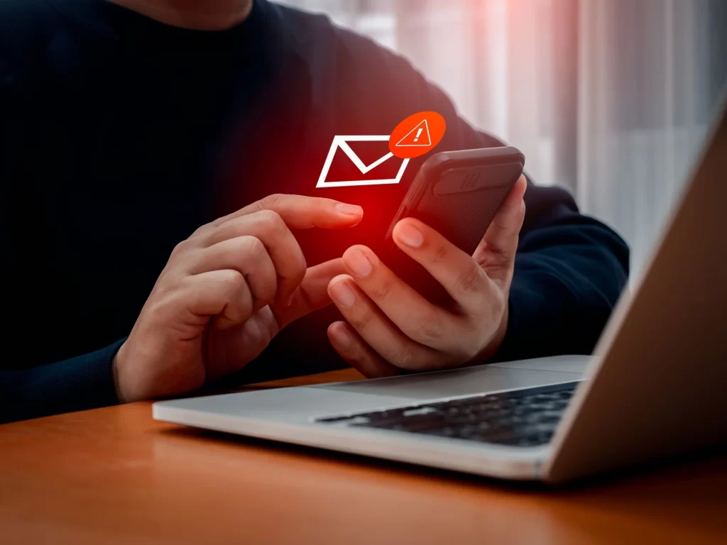 Typický phishingový e-mail vypadá tak, aby působil přesvědčivě - Techsvět Phishingový útok
