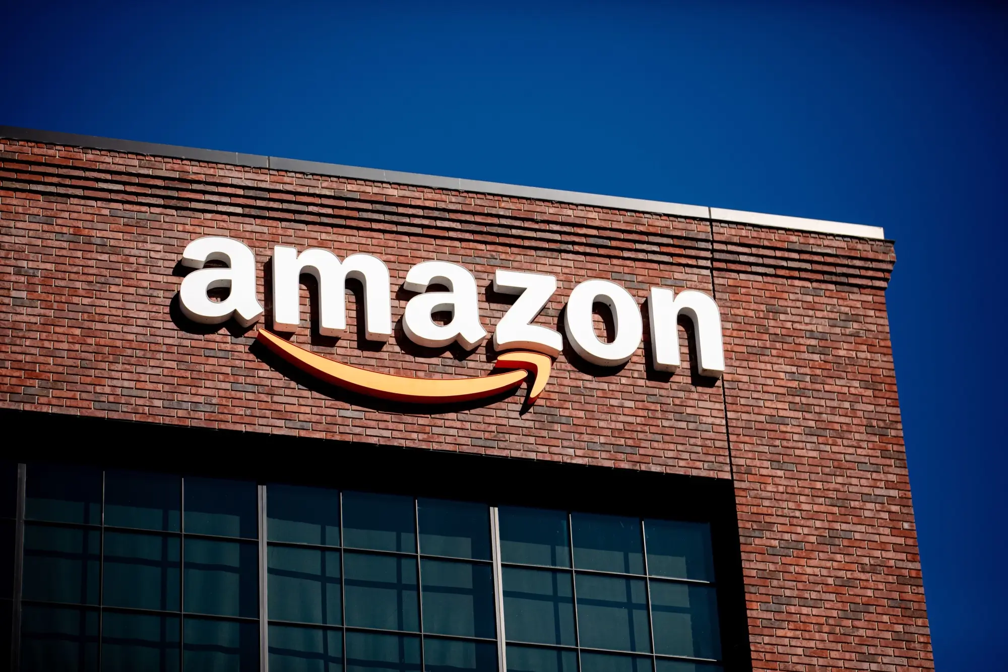Shutterstock_2533687555 - Techsvět Firma Amazon.
