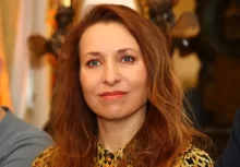 Tereza Bebarová se usmívá do objektivu