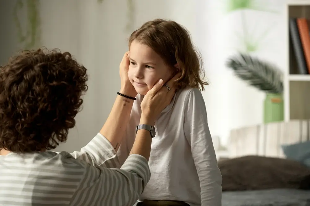 shutterstock_2228408083 - Techsvět Maminka s dcerou