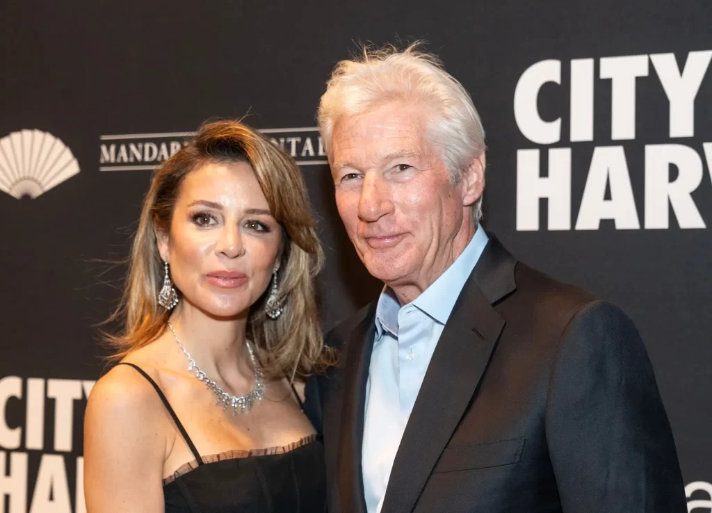shutterstock_2448145525 - Techsvět Richard Gere a Alejandra Silva