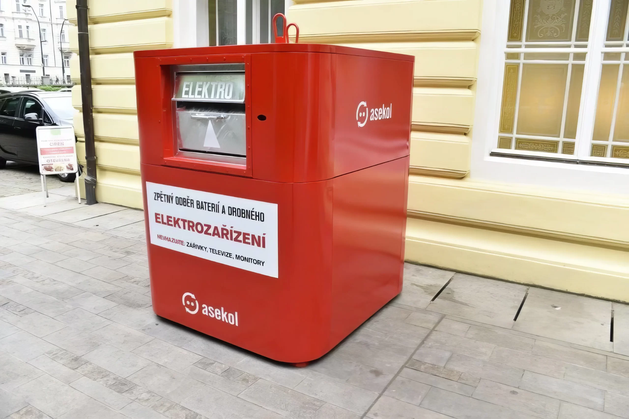 - Techsvět Červený kontejner na elektroodpad