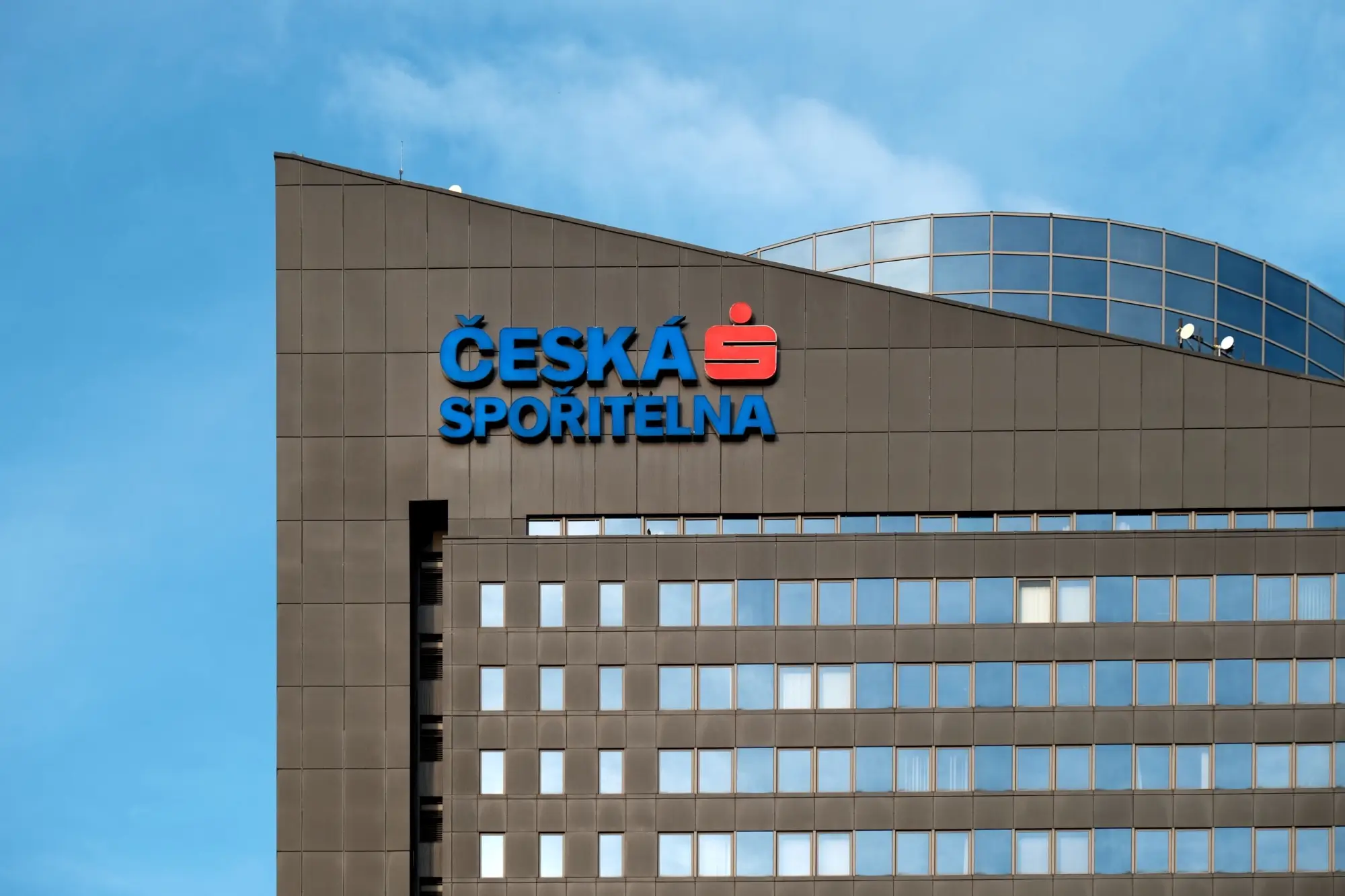 Shutterstock_2215644459 - Techsvět Česká spořitelna