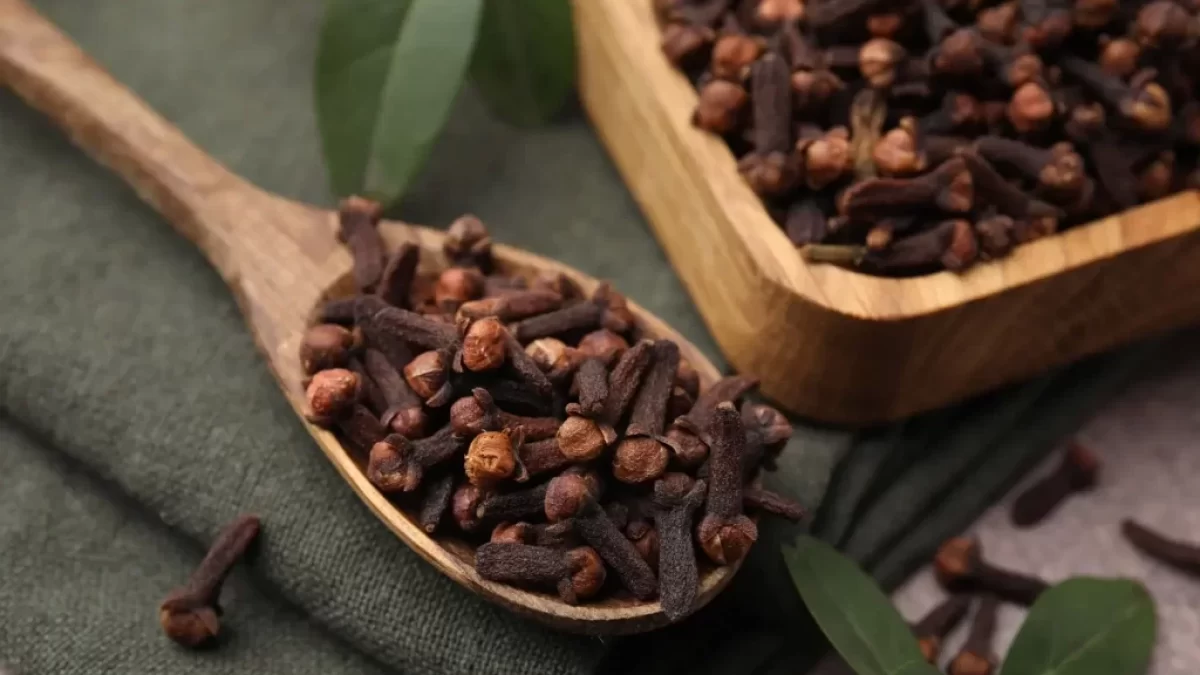 Spousta aromatického hřebíčku