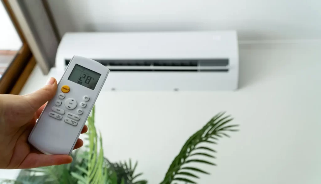 Klimatizaci rozhodně nemusíte nastavovat na nejvyšší stupně, FOTO: Shutterstock - Techsvět Zapínání klimatizace