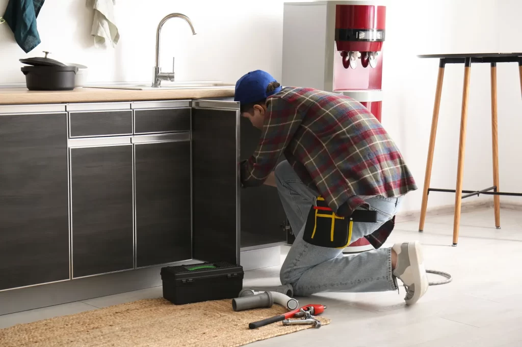 - Techsvět instalatér při práci
