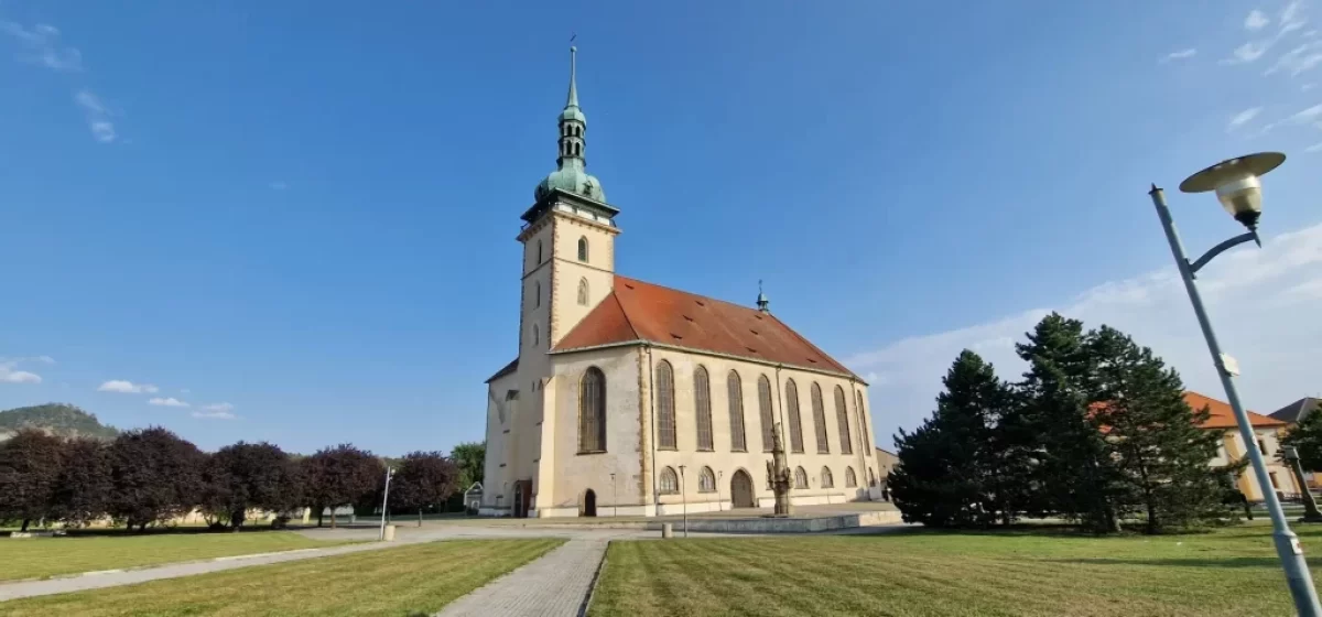 Kostel Nanebevzetí Panny Marie v Mostě