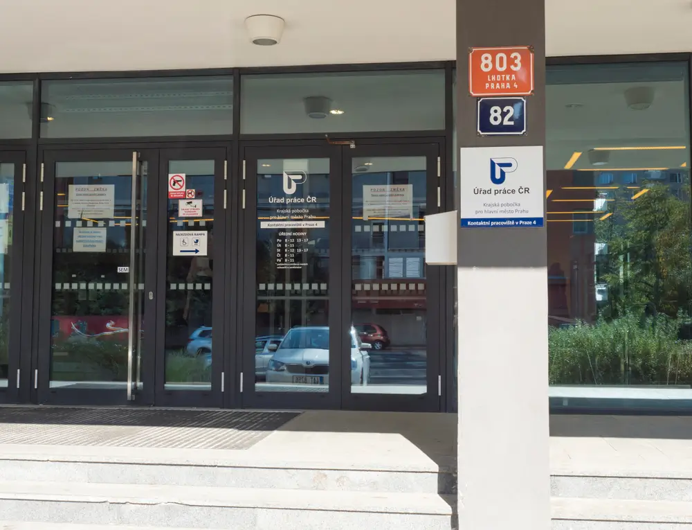 - Techsvět Vchod na Úřad práce