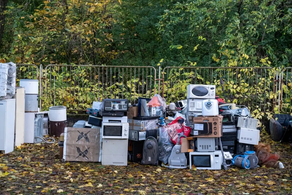 - Techsvět Nelegální skládka elektroodpadu