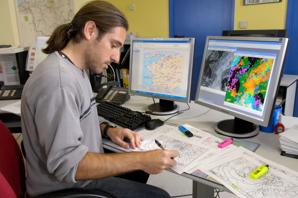 meteorolog při práci