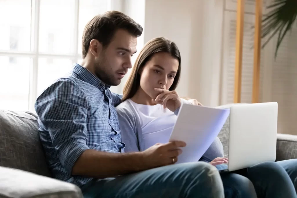 Přítel rozhodne, že je lepší podat výpověď, než se zbytečně stresovat - Techsvět partner radí ženě s papíry
