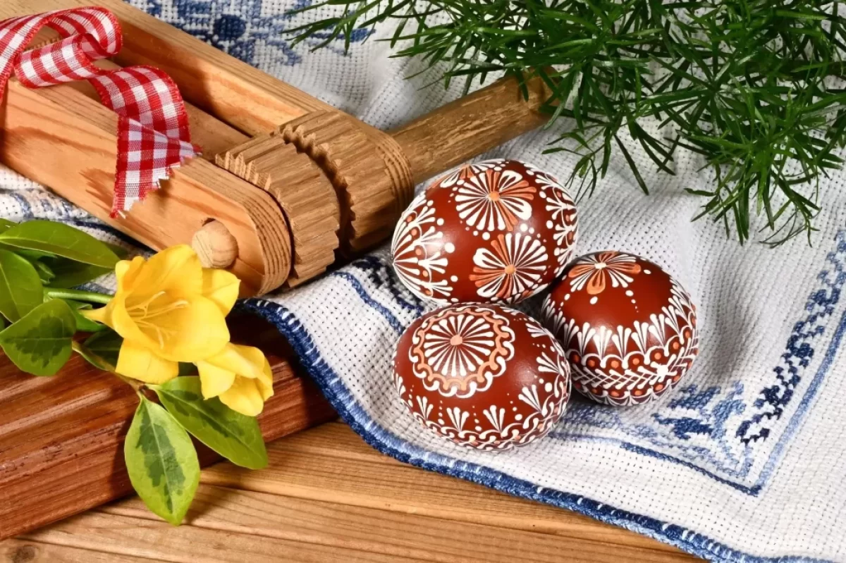 velikonoce vejce pomlázka