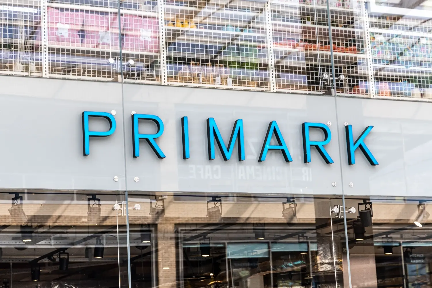 Prodejna Primark v obchodním centru