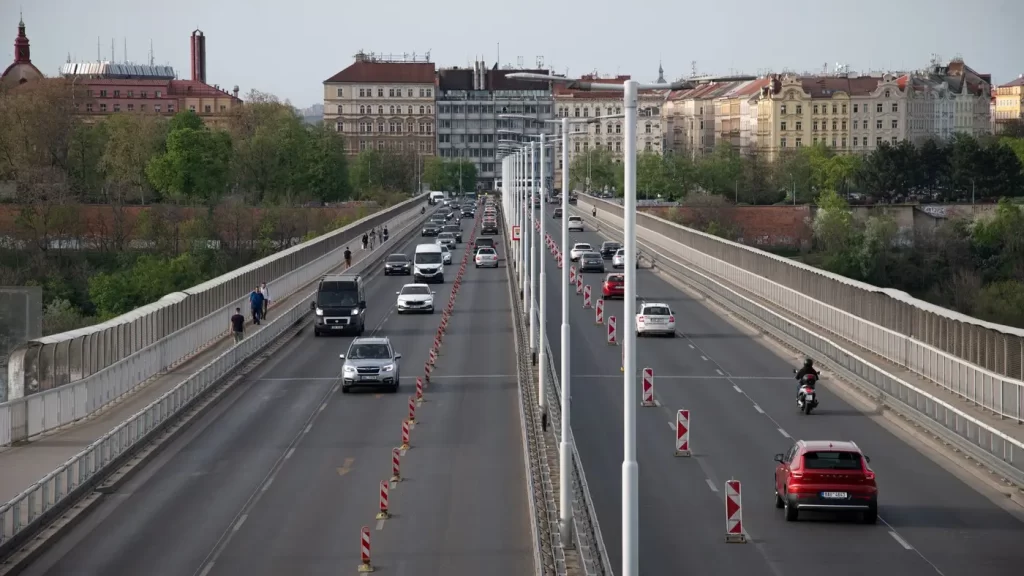 profimedia-0863666862 - Techsvět Most byl v minulosti často cílem sebevrahů.