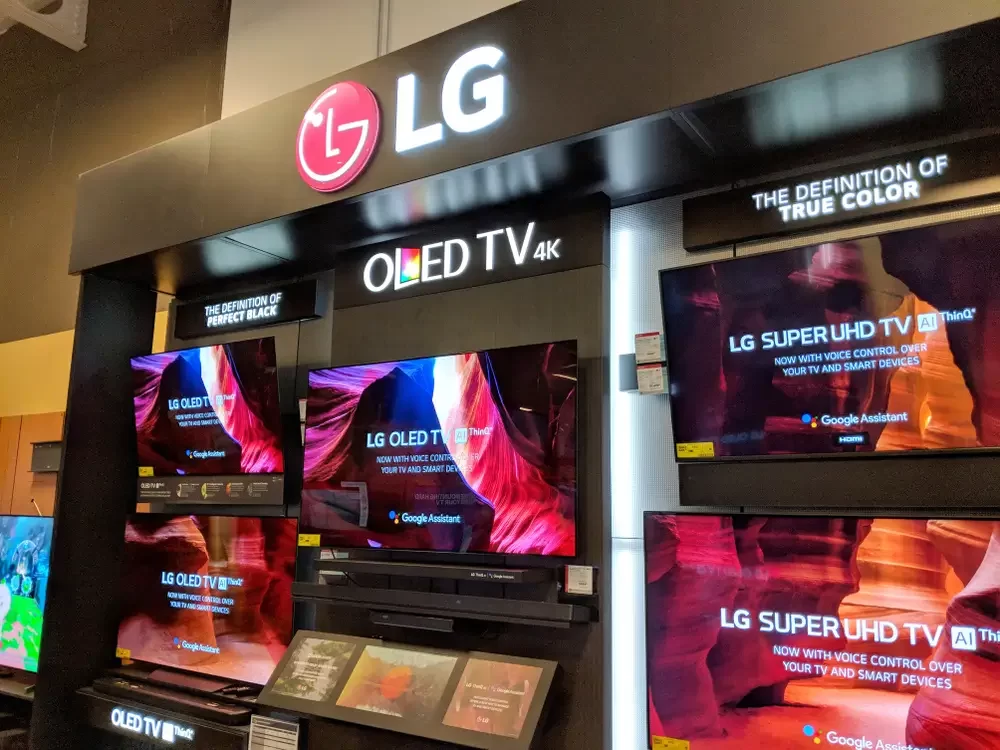 LG televizory v obchodě