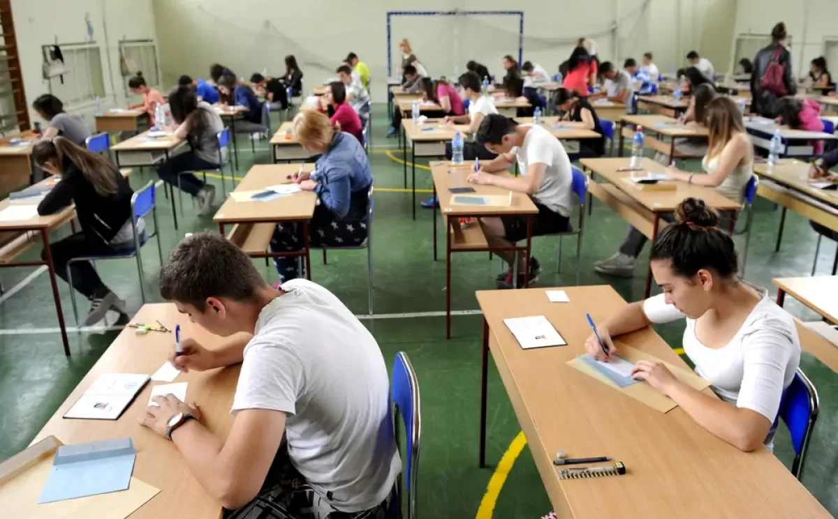 Studenti ve škole