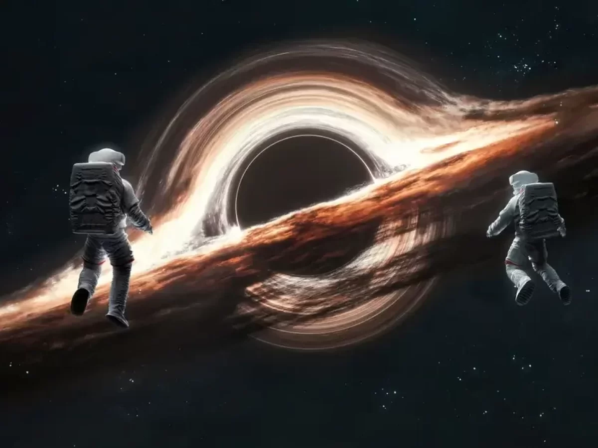 Simulace astronautů sledující černou díru