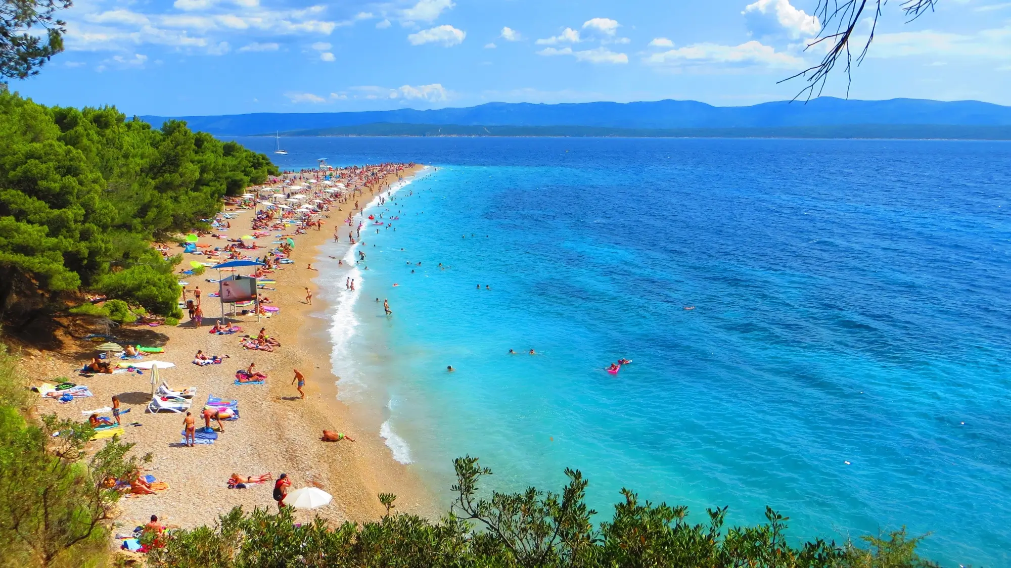 Shutterstock_1404819632 - Techsvět Pohled na pláž Zlatni Rat