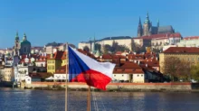 Panorama Česka s vlajkou