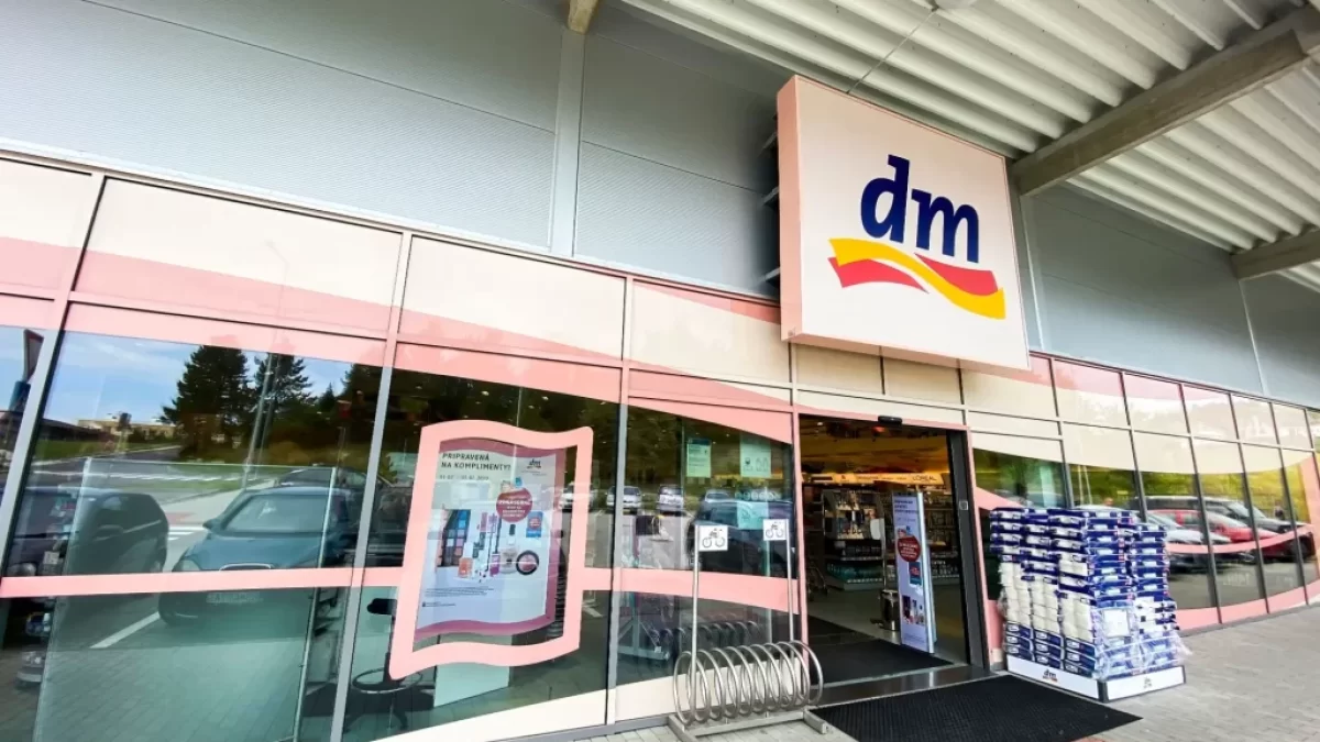 DM