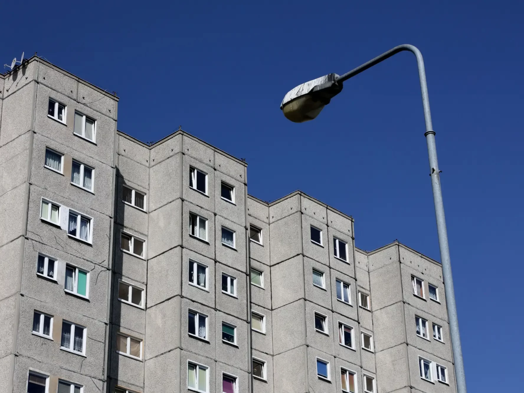 Panelák a lampa