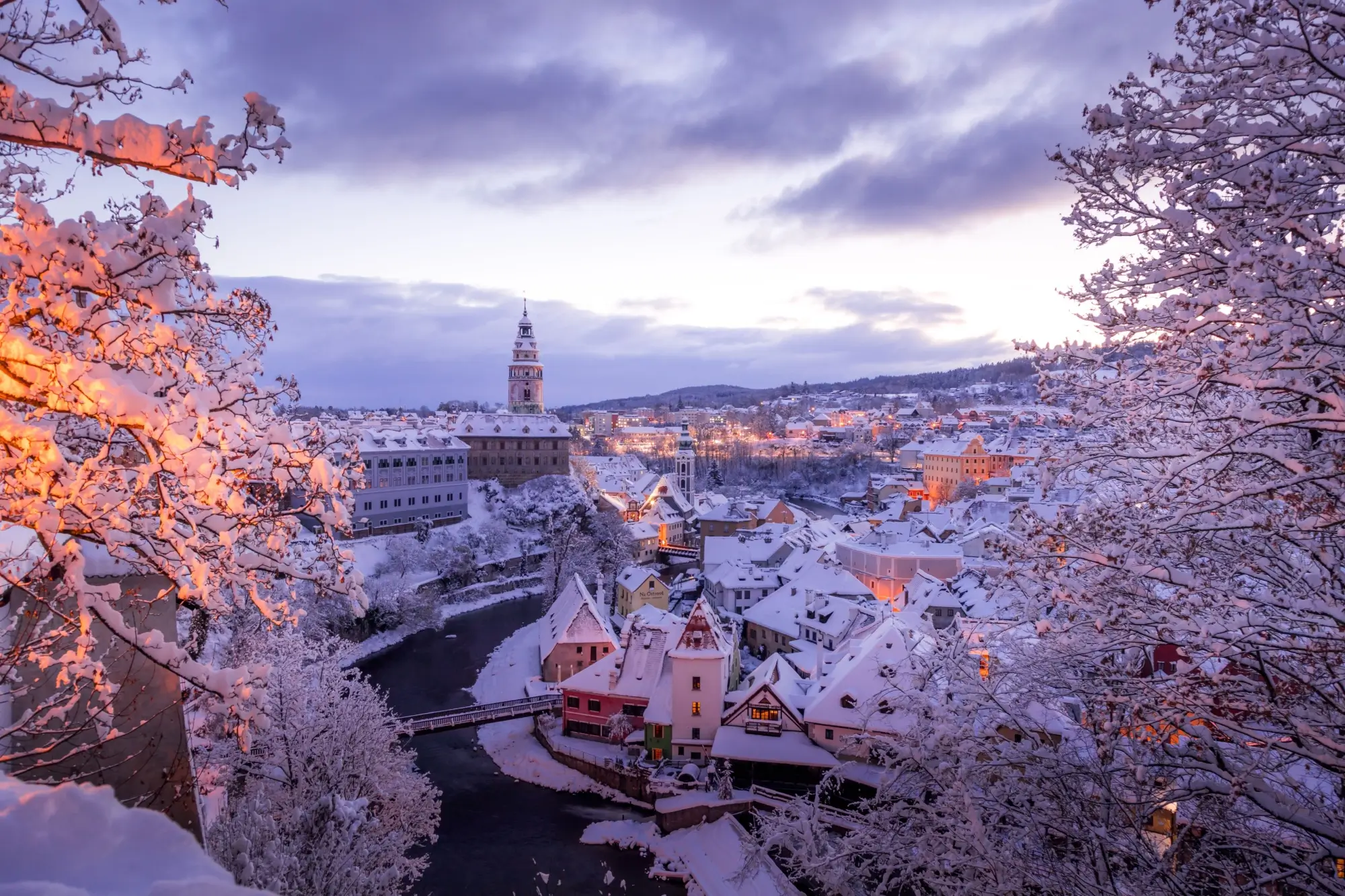 Shutterstock_2437987603 - Techsvět Český Krumlov v zimě